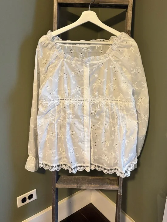 Eyelet and Lace Blouse - Picture 3 of 9